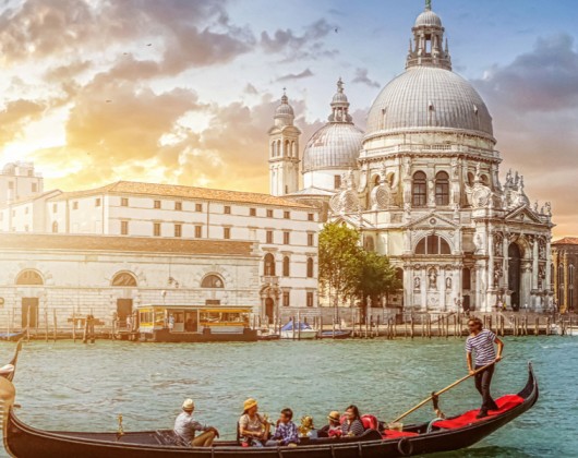 Walking Tour of Hidden Venice & Iconic Gondola Ride